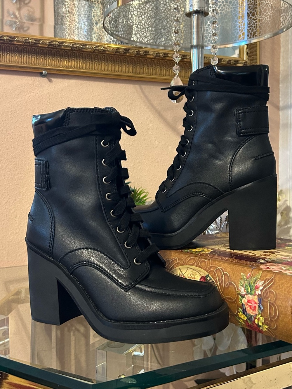 Karl Lagerfeld Black Leather Lace-Up Block Heel Ankle Boots Size 7.5